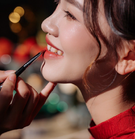 Make Up